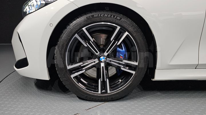 BMW 3 Series 2025 — 5