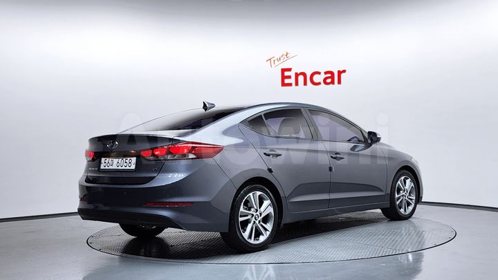 Hyundai Avante 2018 — 3