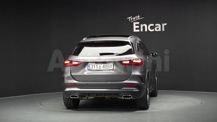 Mercedes Benz GLA Class 2025 — 4
