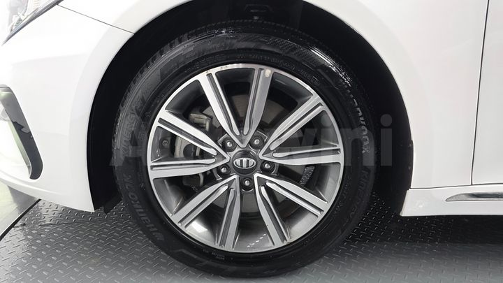 Kia K5 2019 — 5