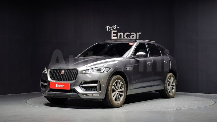 Jaguar F PACE