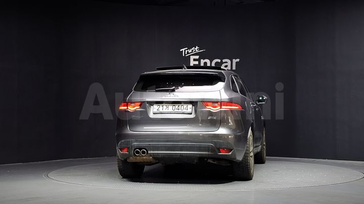 Jaguar F PACE 2017 — 4