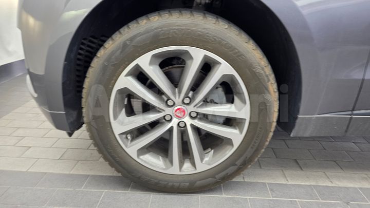 Jaguar F PACE