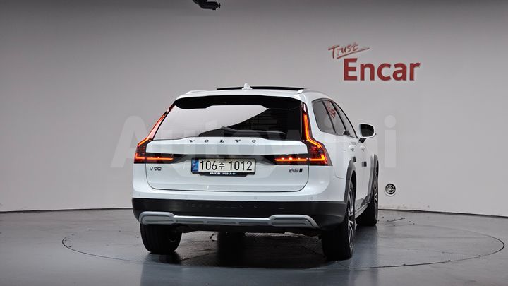 Volvo V90 2021 — 3