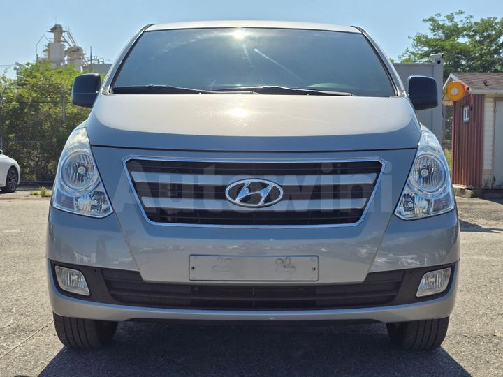 Hyundai Starex 2017 — 2