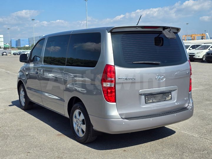 Hyundai Starex 2017 — 4
