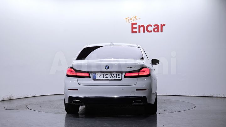 BMW 5 Series 2021 — 3