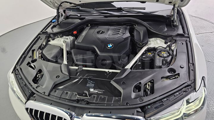 BMW 5 Series 2021 — 5