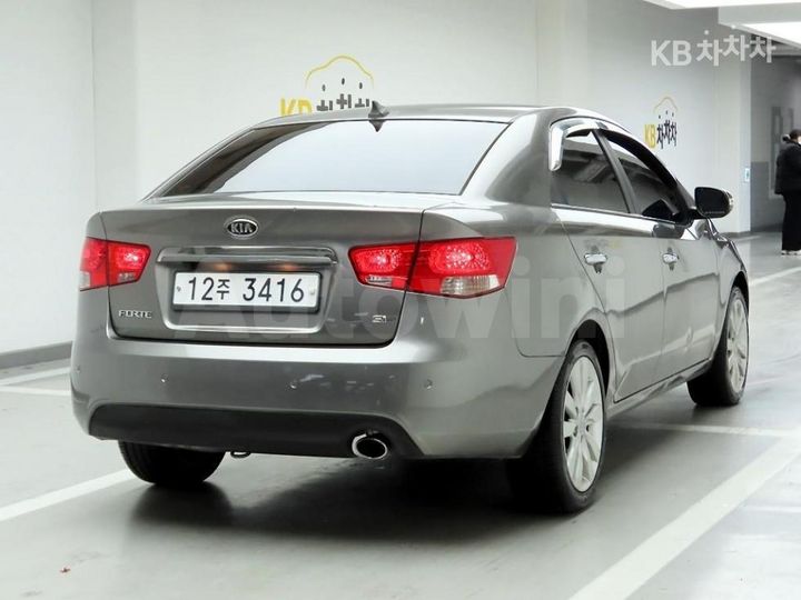 Kia Forte 2010 — 4
