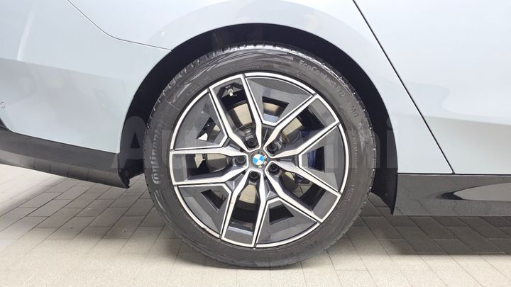 BMW 5 Series 2024 — 5