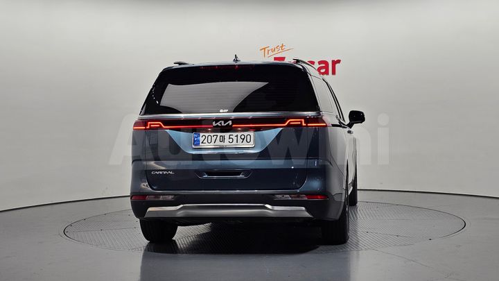 Kia Carnival 2023 — 3