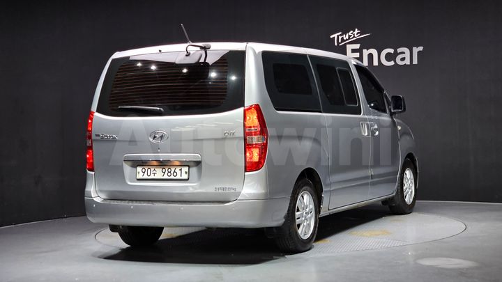 Hyundai Starex 2016 — 2