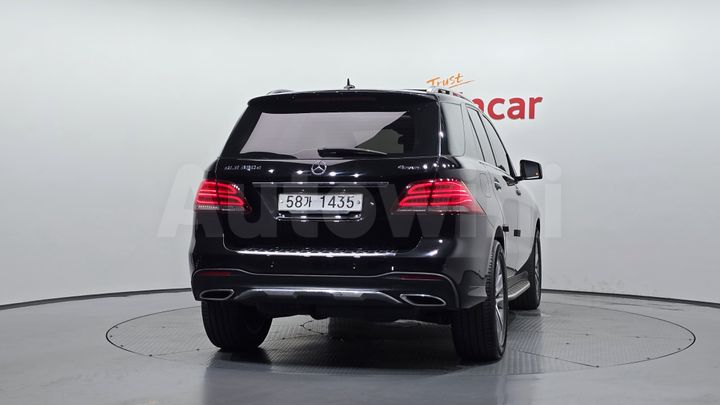 Mercedes Benz GLE Class 2017 — 4