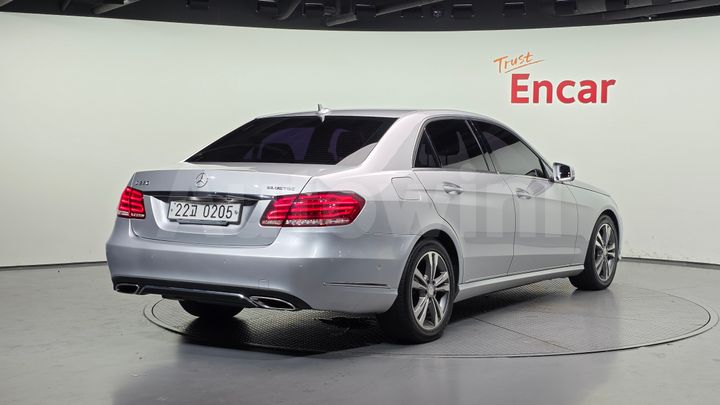 Mercedes-Benz E Class 2016 — 2