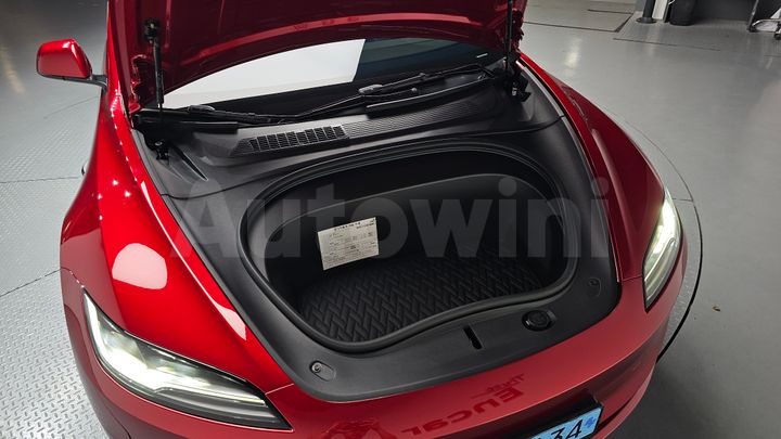 Tesla Model 3 2024 — 5