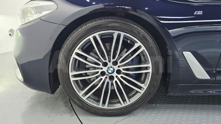 BMW 5 Series 2019 — 5