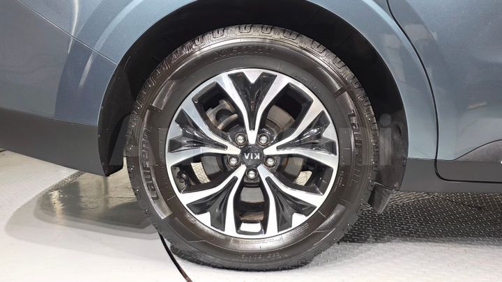 Kia Carnival 2021 — 5
