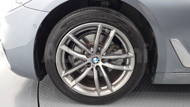 BMW 5 Series 2018 — 5