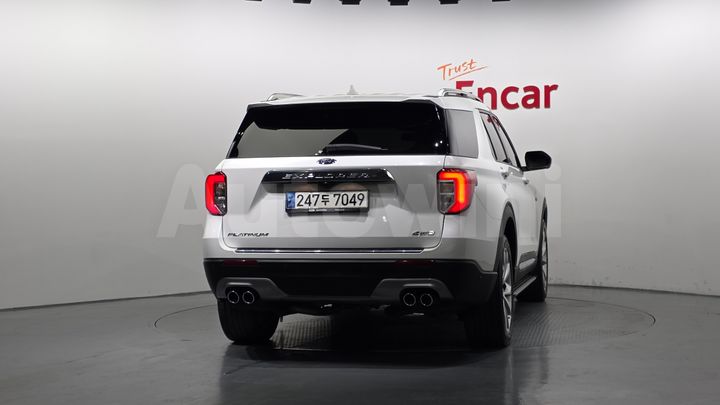 Ford Explorer 2021 — 4