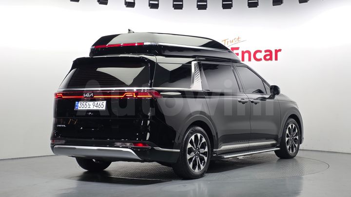 Kia Carnival 2023 — 2