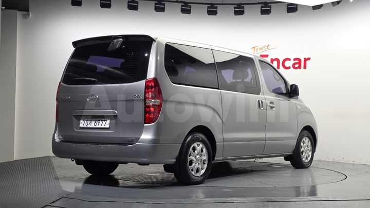 Hyundai Starex 2012 — 2