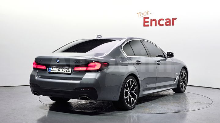 BMW 5 Series 2023 — 2