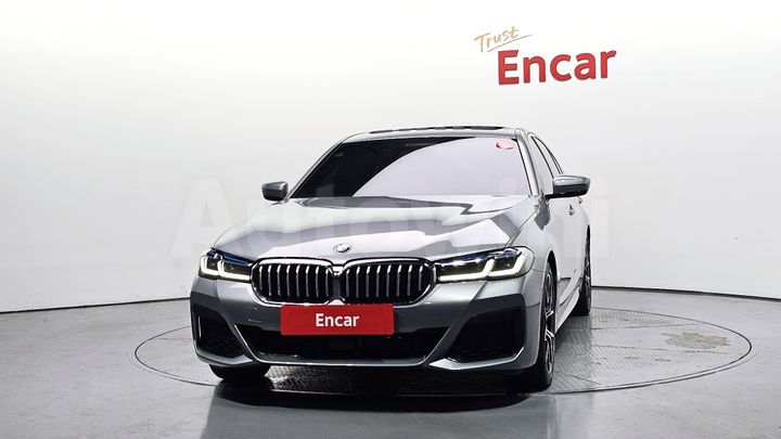 BMW 5 Series 2023 — 3