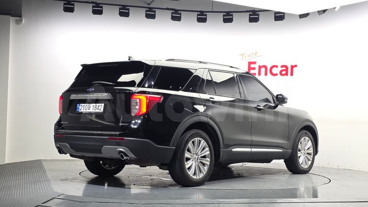 Ford Explorer 2022 — 2