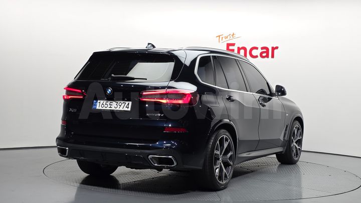 BMW X5 2023 — 2