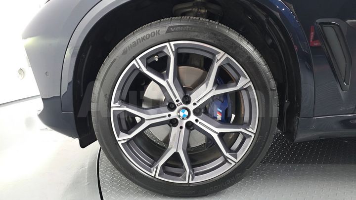 BMW X5 2023 — 5