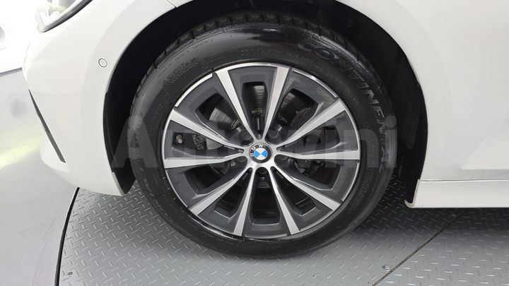 BMW 3 Series 2019 — 5