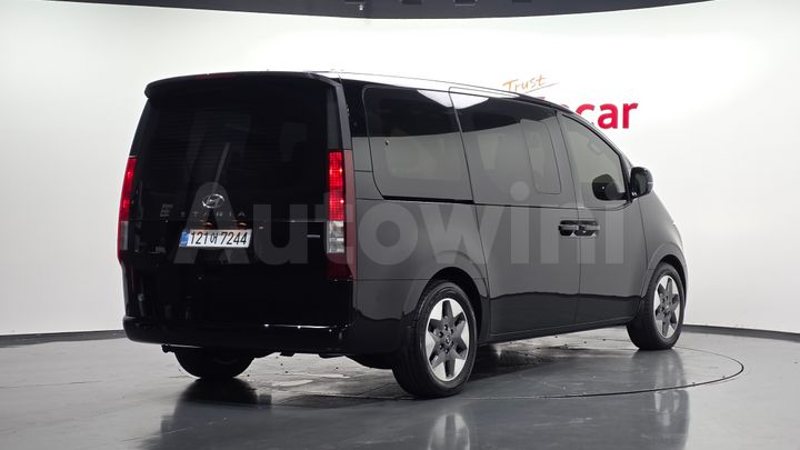 Hyundai Staria 2022 — 2