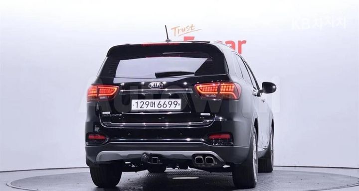 Kia Sorento 2018 KNAPH81ABJA454196 — 4