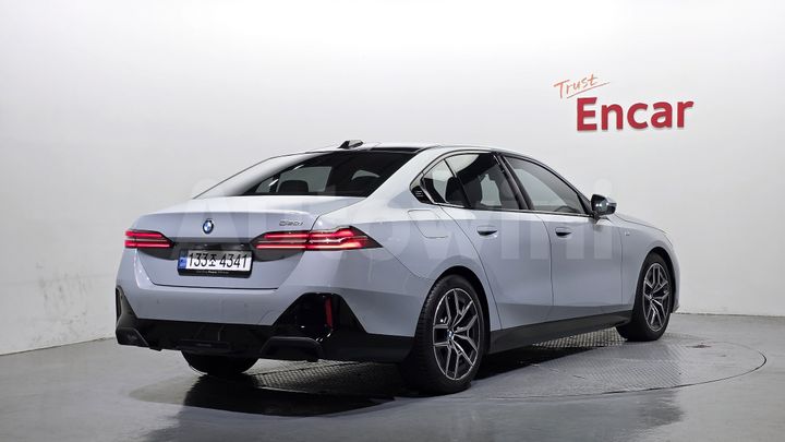 BMW 5 Series 2024 — 2