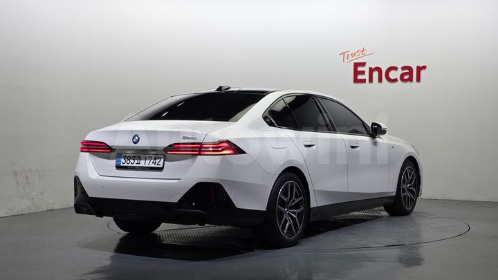 BMW 5 Series 2025 — 2
