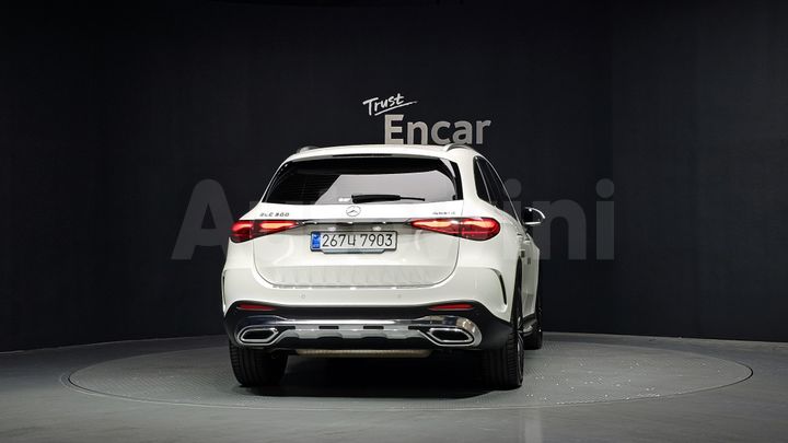 Mercedes Benz GLC Class 2025 — 4