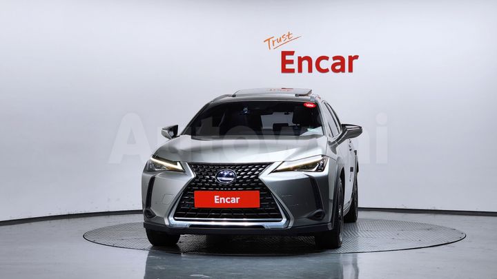 Lexus UX 2019 — 3