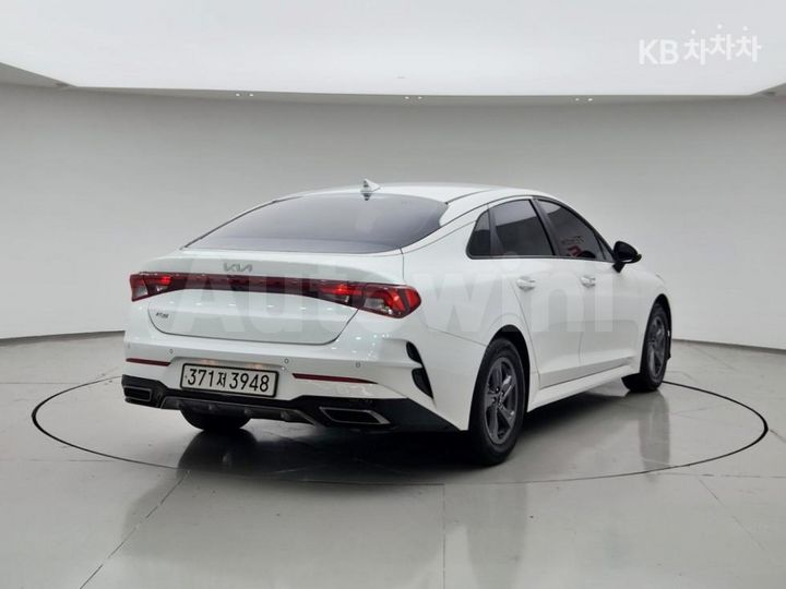 Kia K5 2022 KNAG541BBNA183490 — 3