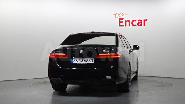 BMW 5 Series 2026 — 4
