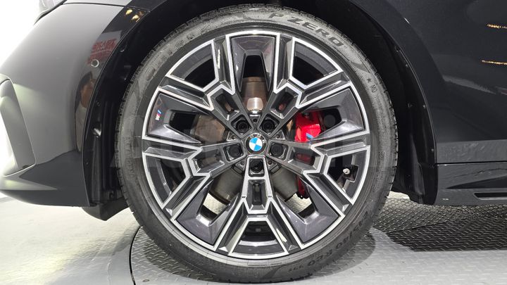 BMW 5 Series 2026 — 5