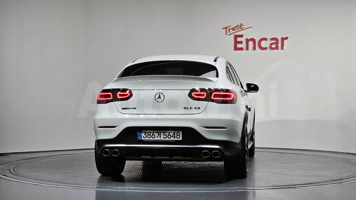 Mercedes Benz GLC Class 2021 — 4