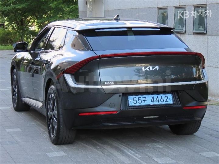 Kia EV6 2023 — 4