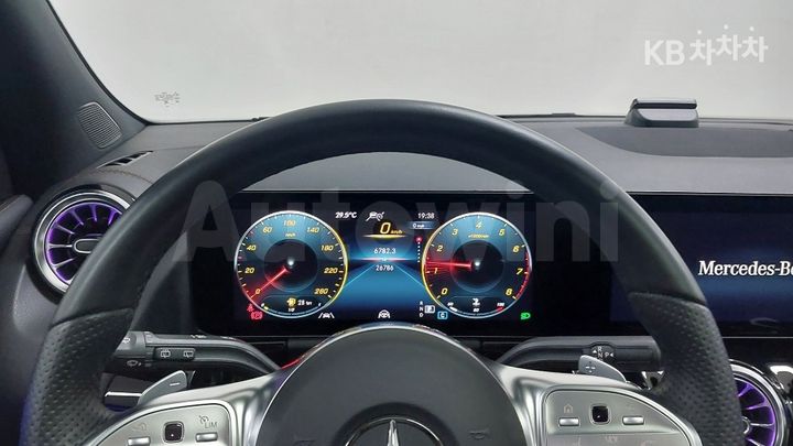 Mercedes Benz GLA Class