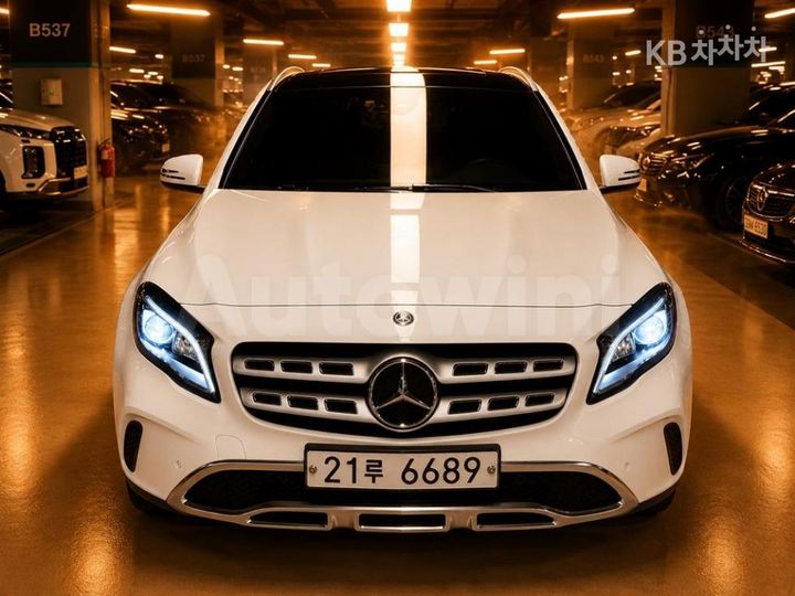 Mercedes Benz GLA Class