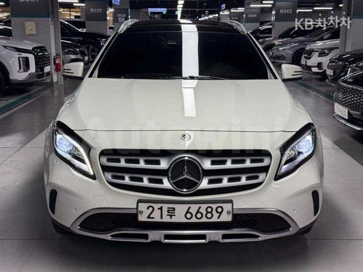 Mercedes Benz GLA Class
