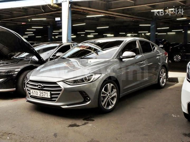 Hyundai Avante 2018 — 2