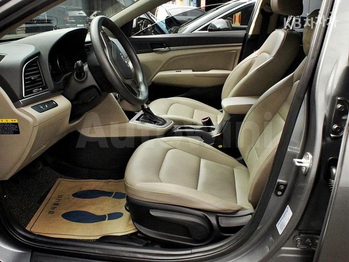 Hyundai Avante 2018 — 5
