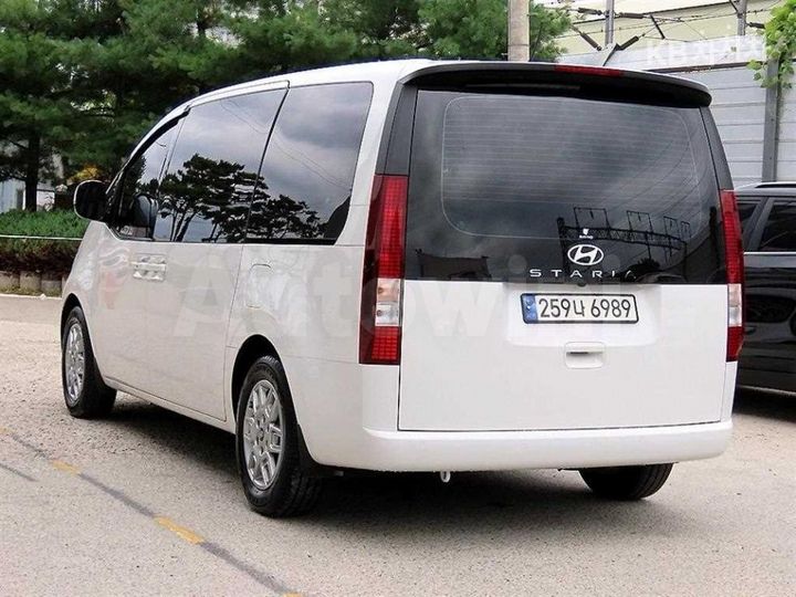 Hyundai Staria 2025 — 2