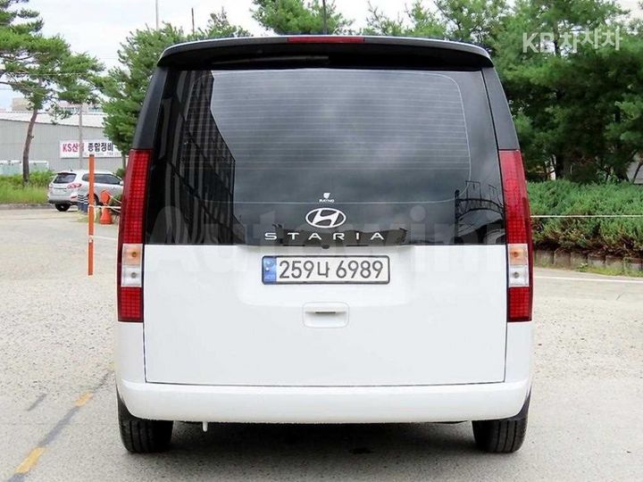 Hyundai Staria 2025 — 4