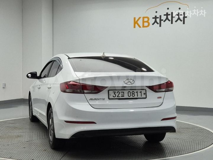 Hyundai Avante 2016 — 2